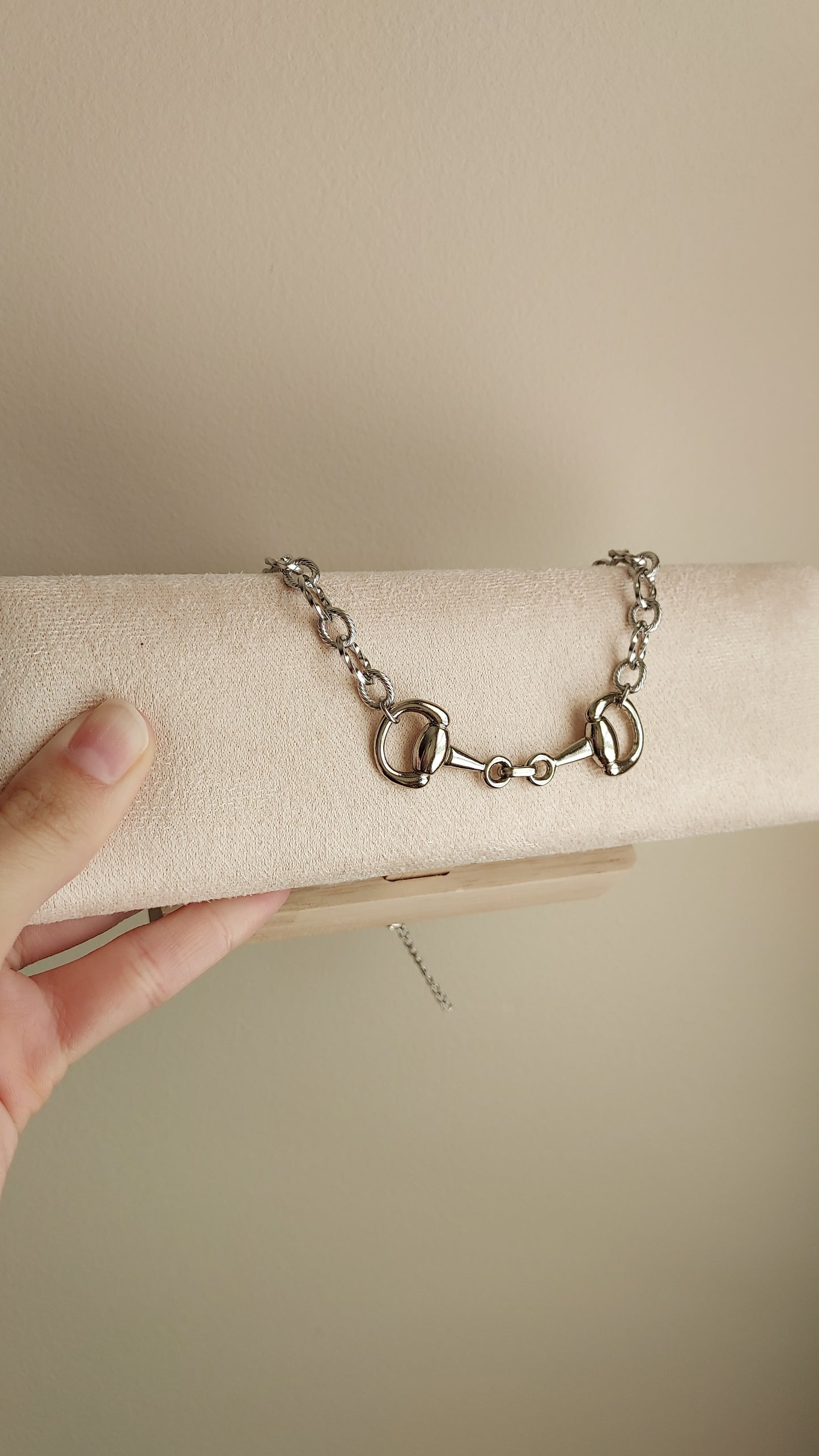 Twisted bit necklace