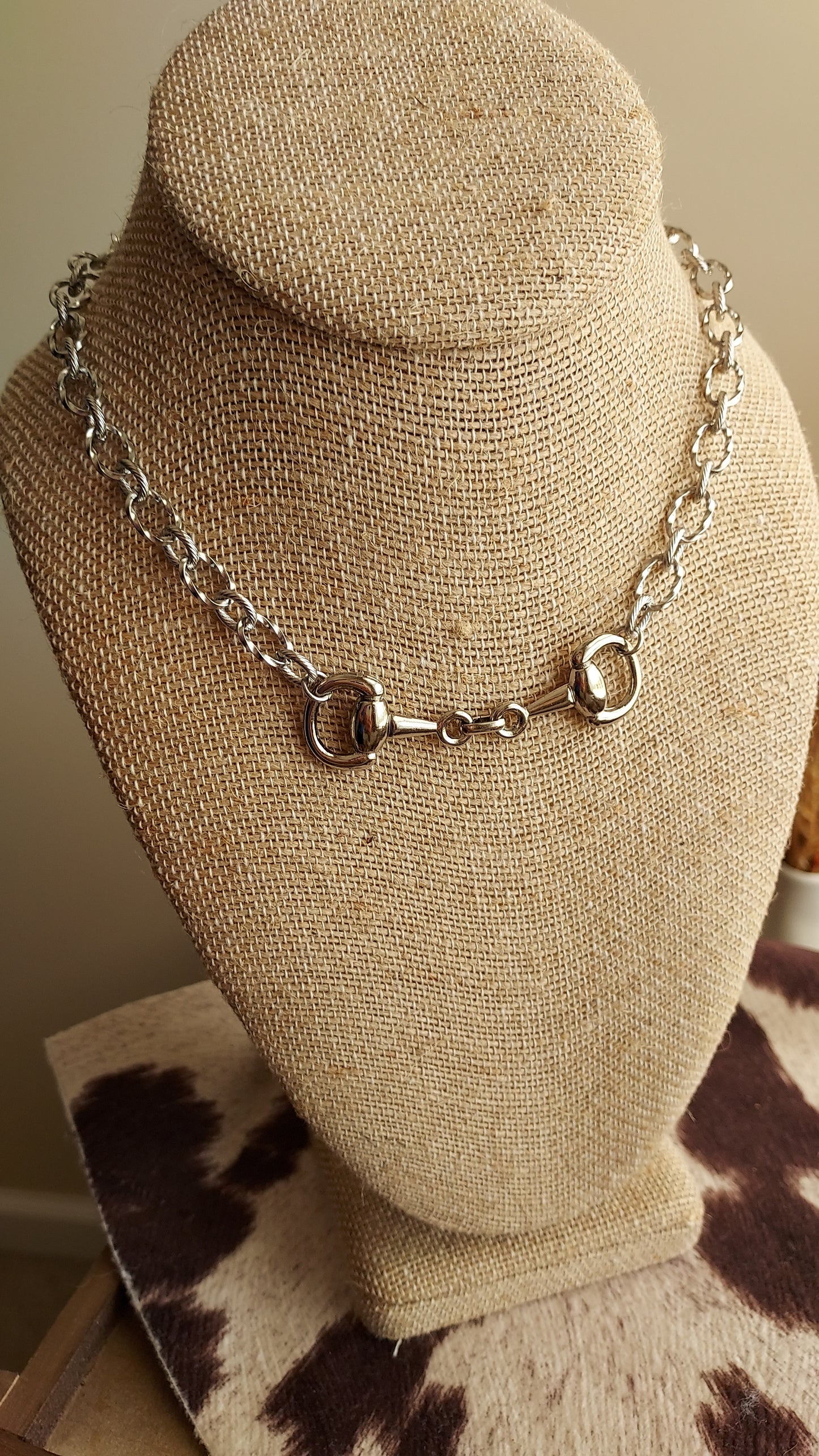 Twisted bit necklace