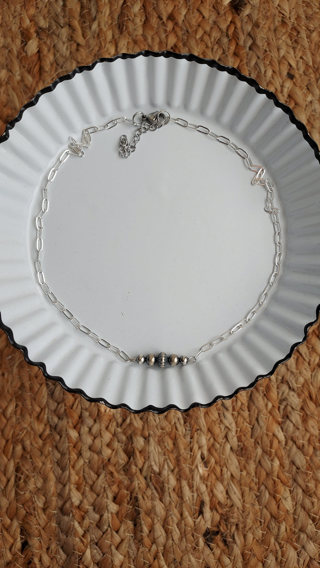 Downtown choker