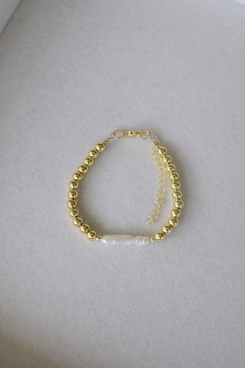 White Sands- Fresh water pearl and gold filled bracelet