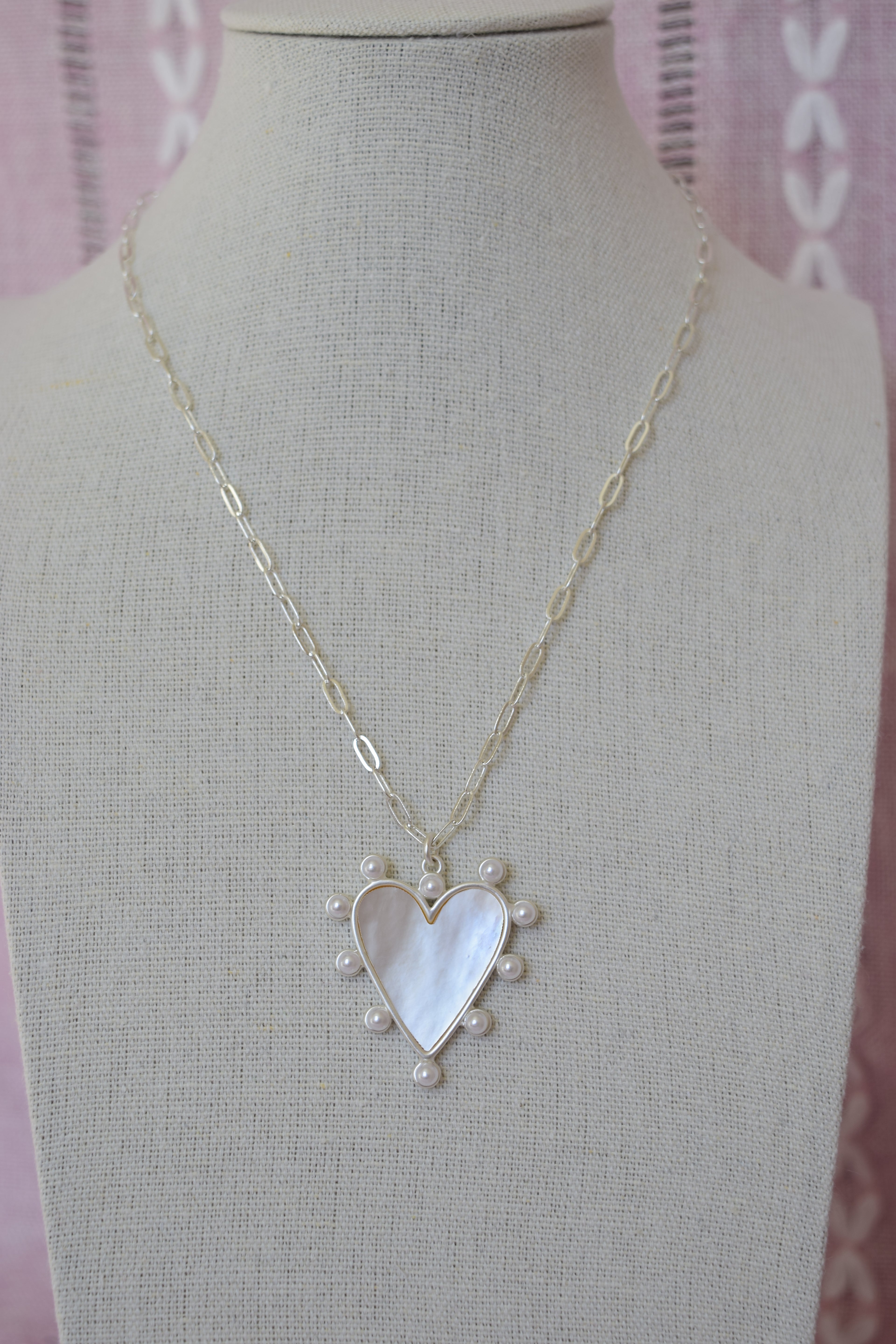 Dainty heart pendant necklace