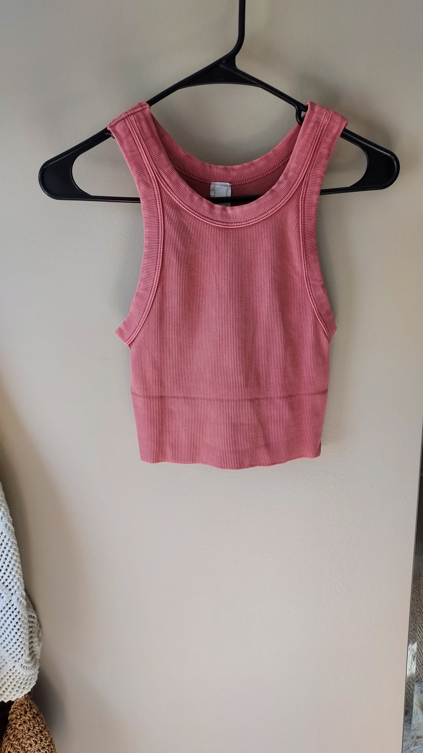 Pink high neck seamless tank top