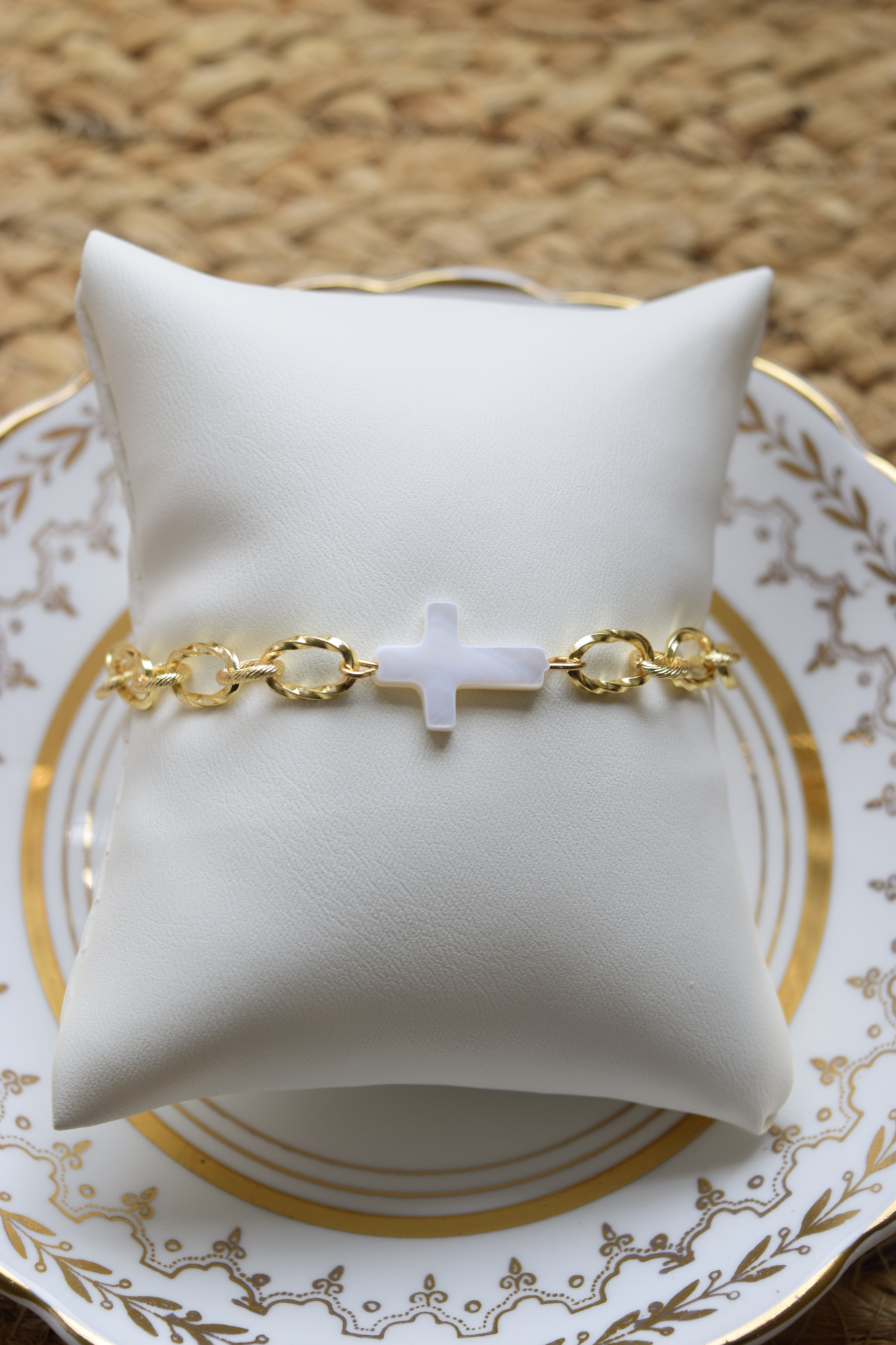 Jesus loves you bracelet