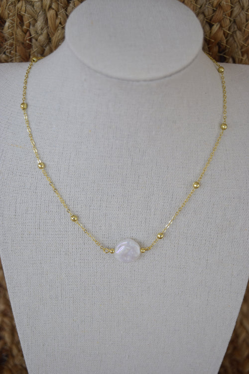 Your a pearl necklace in gold