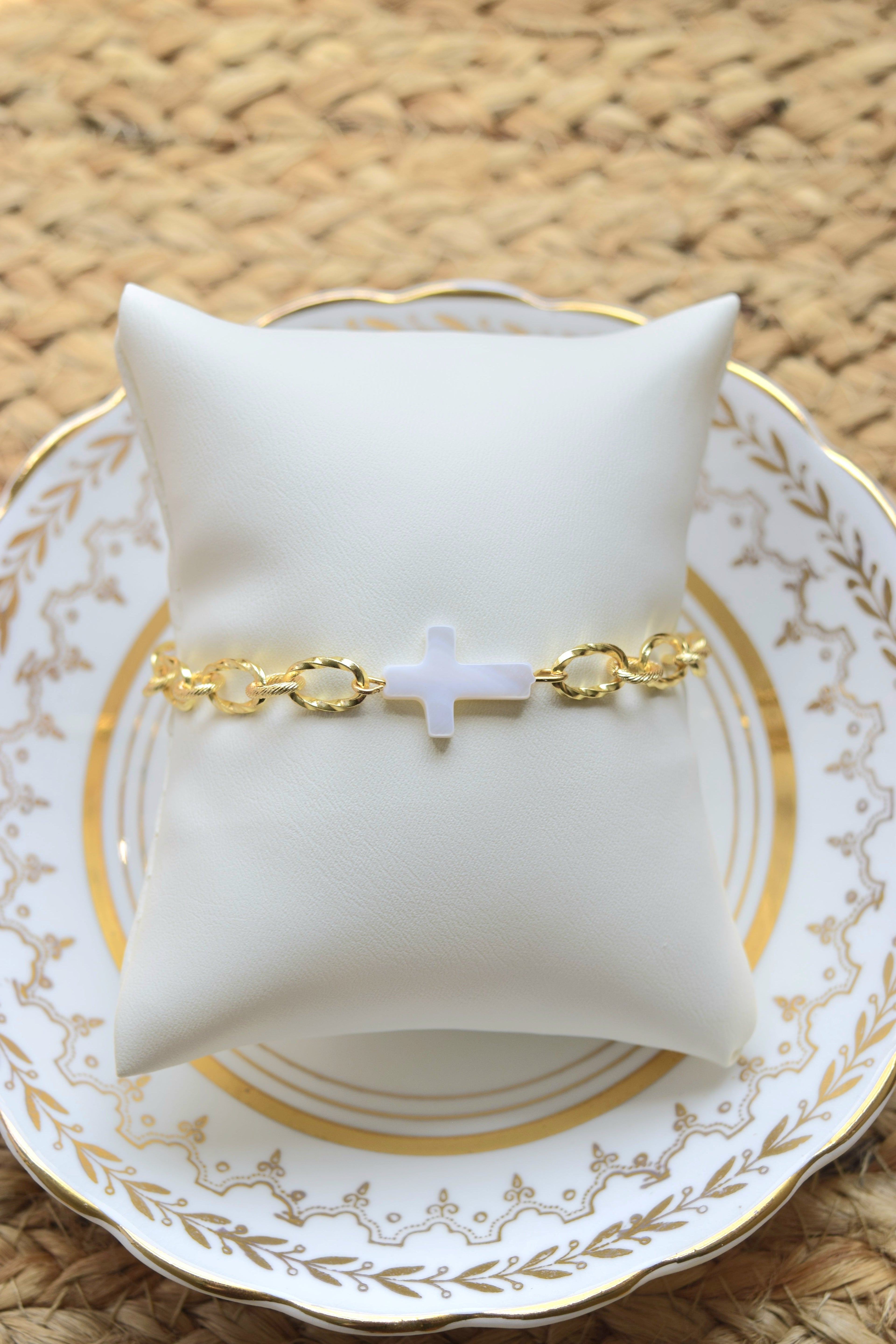 Jesus loves you bracelet