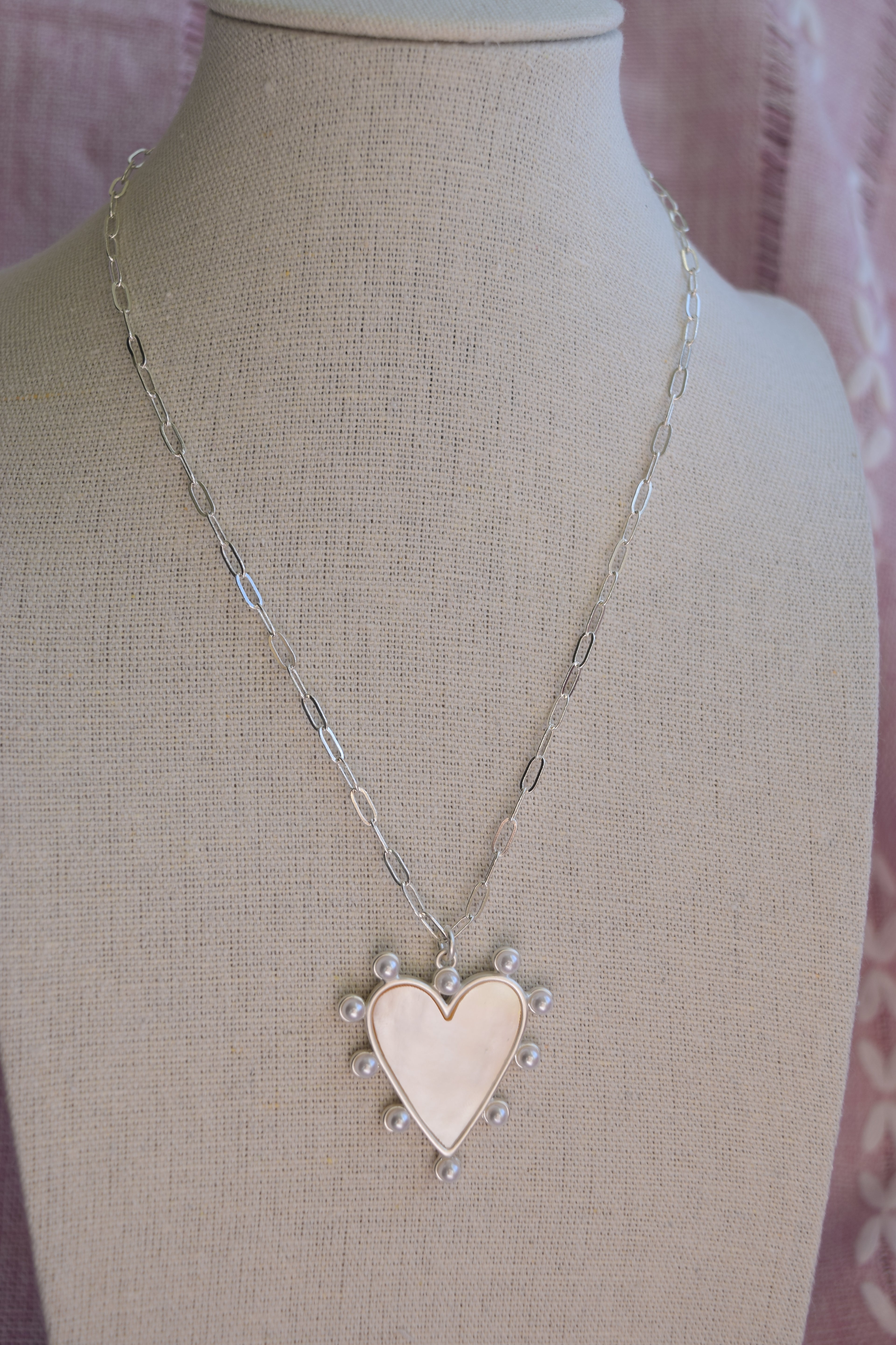 Dainty heart pendant necklace
