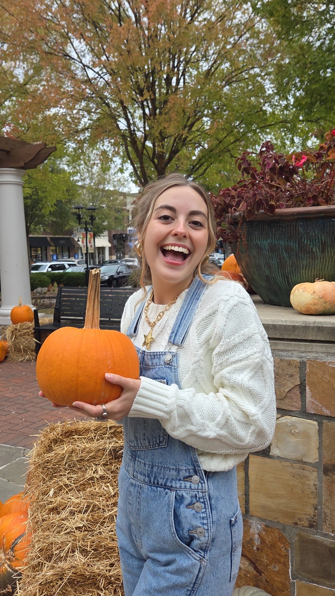 Shoot for the Stars Statement Necklace